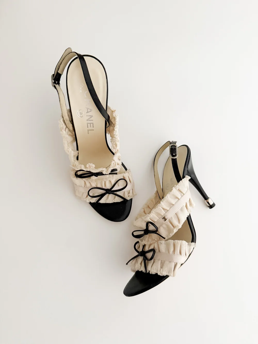 靴 Vintage Chanel CC bow heels 39 1/2 Chanel Iconic 